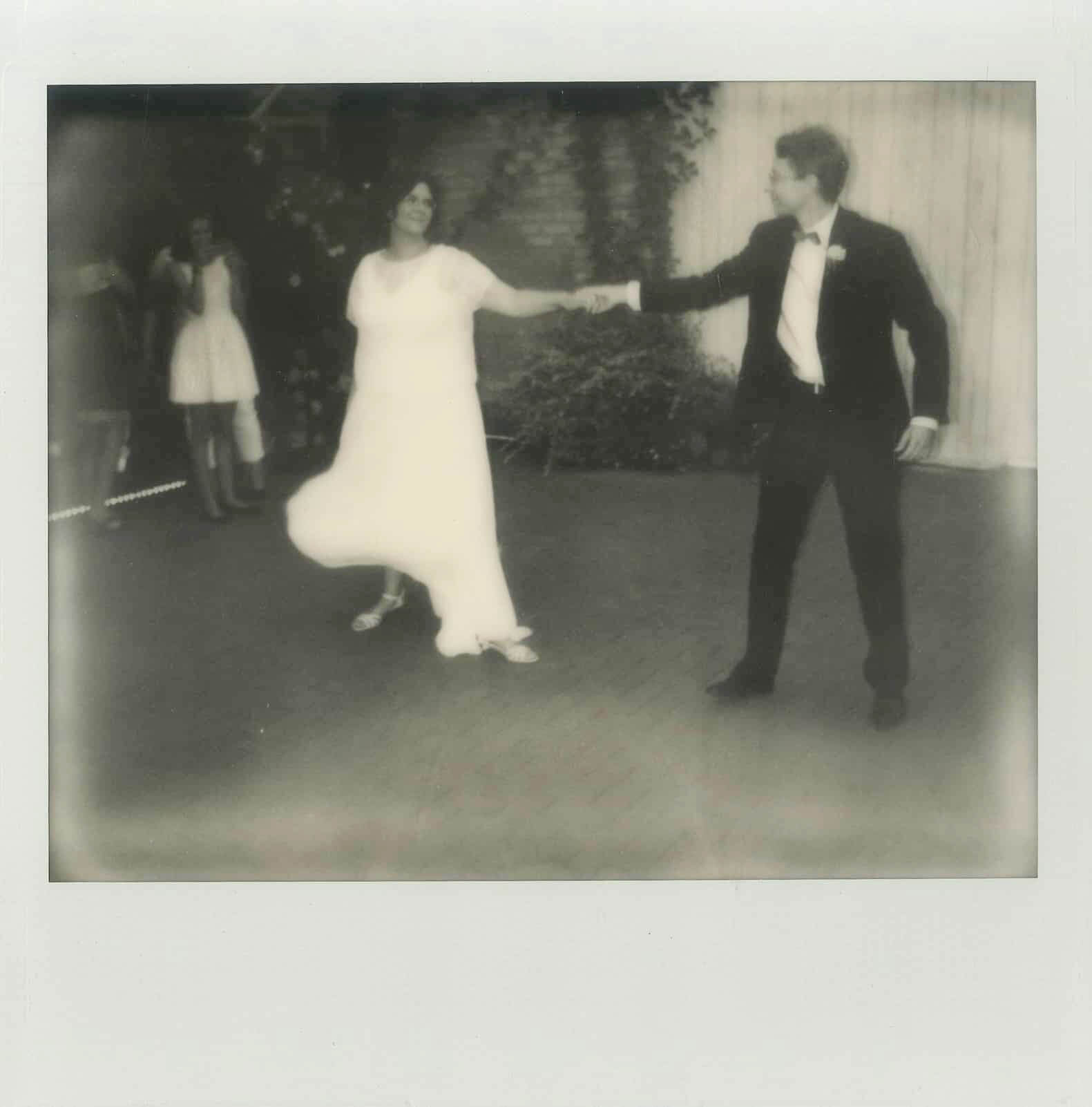 Stara Oranżeria reportaż ślubny polaroidem.